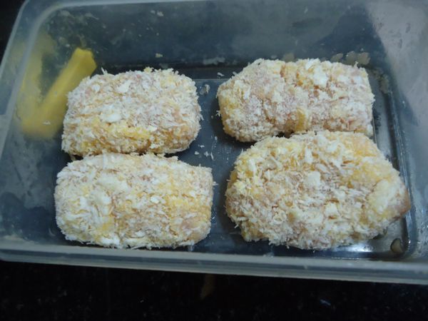 裏好的樣子（接下來準備油炸）