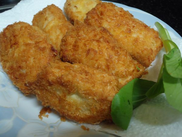 炸好的雞塊
我沒有回鍋在炸，因為我喜歡雞肉有肉汁，而且咬起來是酥而不是硬。
所以我只炸一次，口感就應人而異嚕