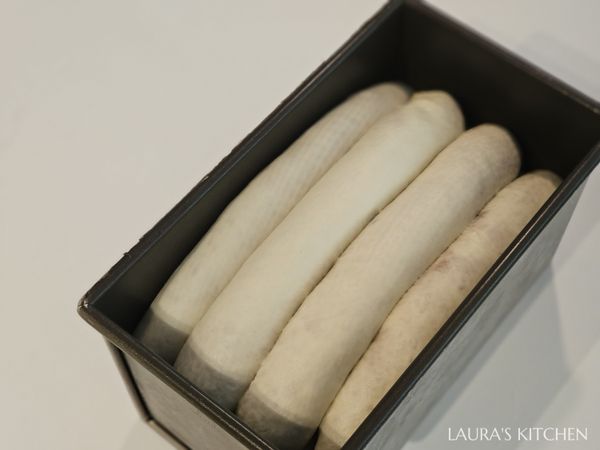 除了九分滿以外，長條的兩端一定要碰到吐司模喔!