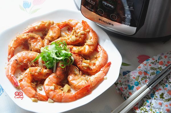 對於現代忙碌的家庭主婦來說，有了一台節省時間又操作便利的多功能【飛利浦智慧萬用鍋】，多留一些時間與家人開心享受料理!