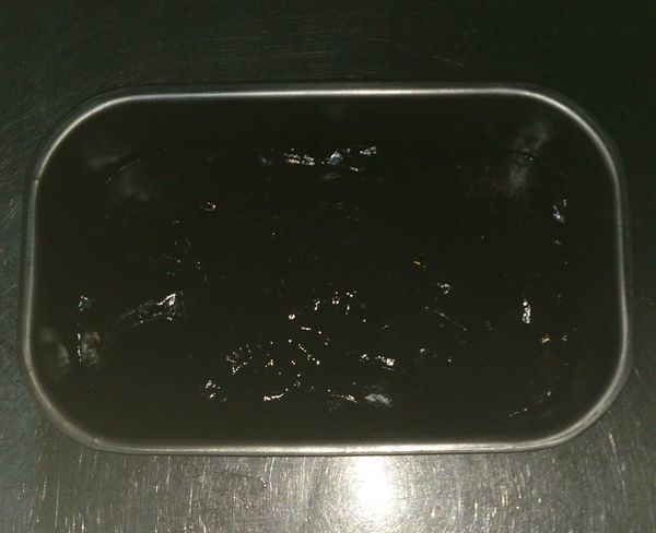 倒入模具待冷卻後,放入冰箱冷藏一小時~
基本上手工攪拌出來的,冰過也不會反硬,
冰到隔天也可以~