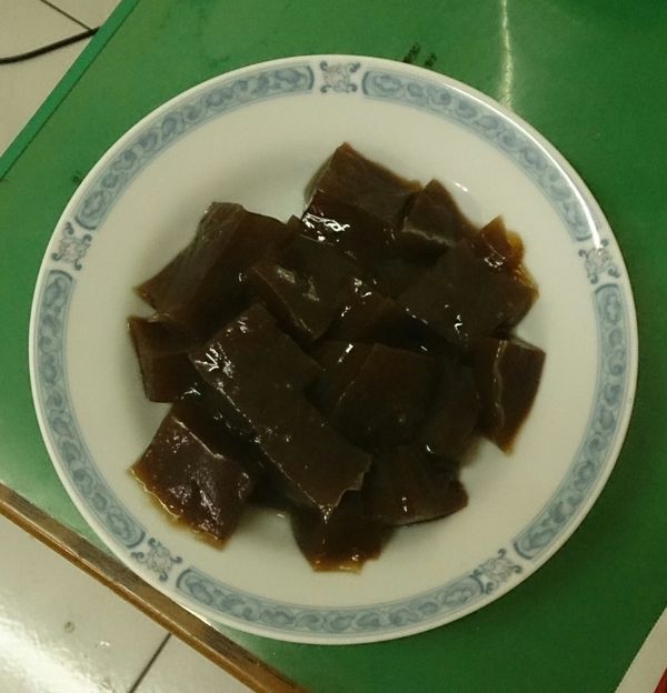 冷藏過取出切塊即可食用~