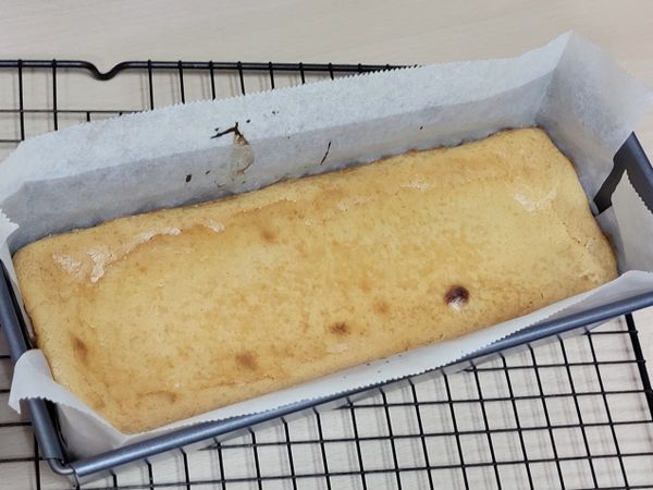 出爐冷卻30分鐘後放進冰箱冷藏至少1小時以上，即可切片享用。