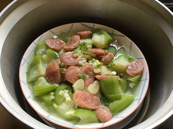 ❺蒸熟後，撒點蔥花即可