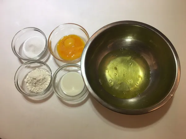所需材料;將蛋 蛋黃 蛋白分離