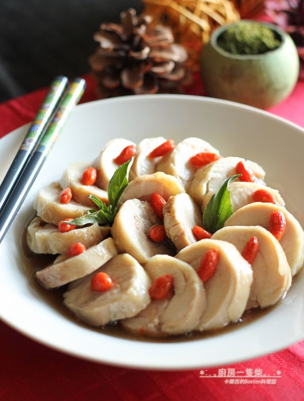 食用前取出切片即可。剩下來的紹興花雕雞汁可冷藏保存，重複使用數次，拿來煮飯、炒高麗菜或做醉蝦、醉蛋。