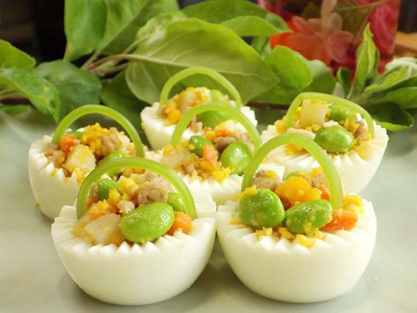 裝飾部份我用的是地瓜葉梗，當然您也可以使用波菜梗喔。

一道健康美味又色香味俱全的料理簡單完成了。