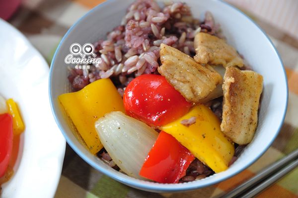 再搭配一碗健康的五穀飯吧!