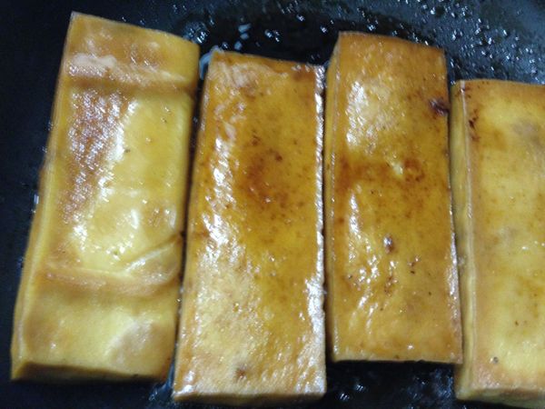 用小火煮至入味