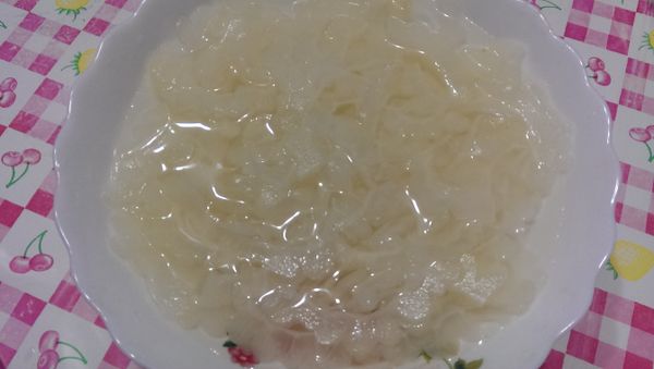 將川燙好的苦瓜薄片放入待涼備用