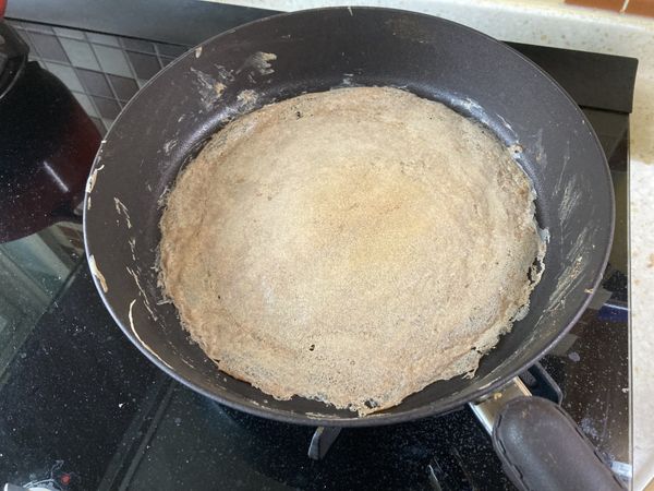 再煎一下下就好了，剩下的麵糊比較辦理。