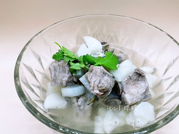 燉好後，撒上香菜，完成~