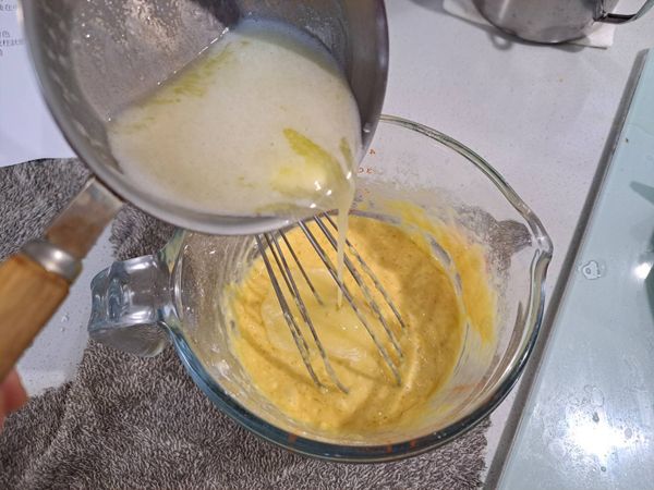 加入融化的奶油