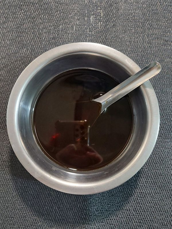 紅糖加溫水攪至化開【注意水溫不能太燙】