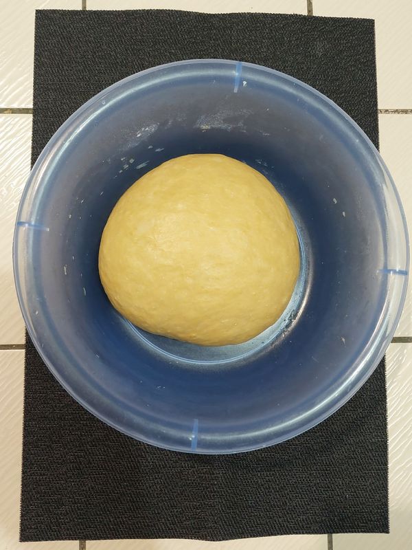 揉好的麵糰室溫發酵60分鐘