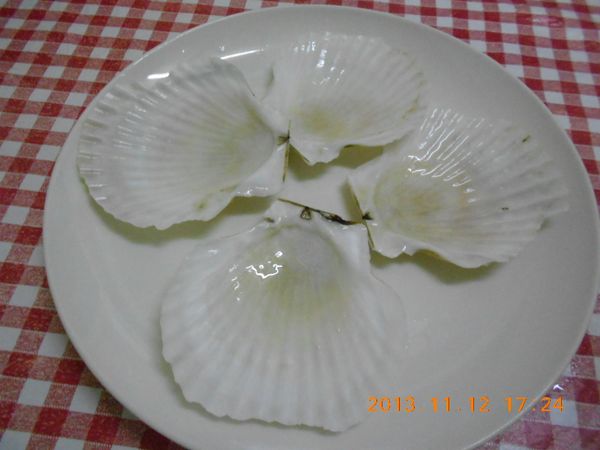 扇貝的殼洗淨攞盤。