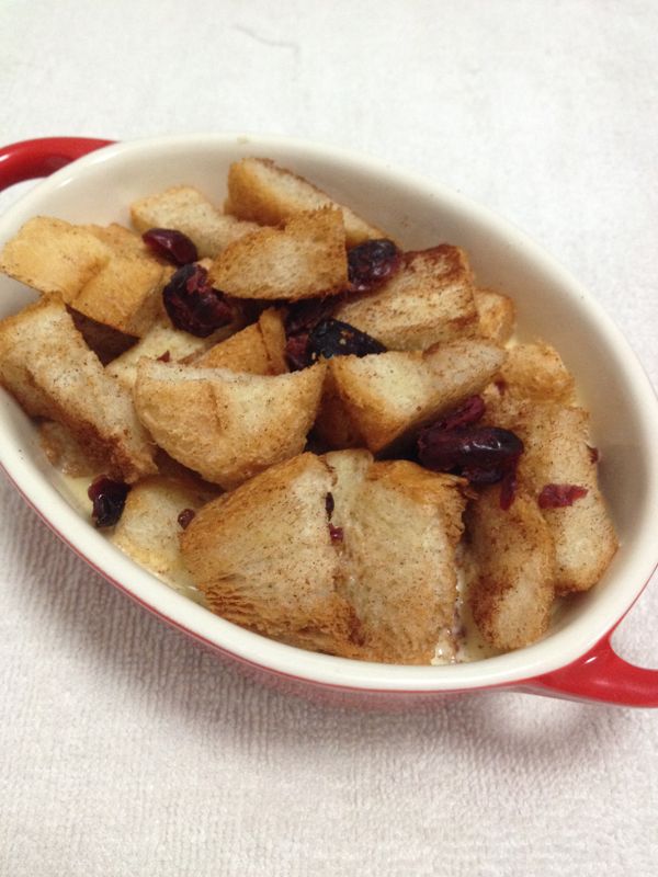 將混合物加入麵包粒中浸半小時。