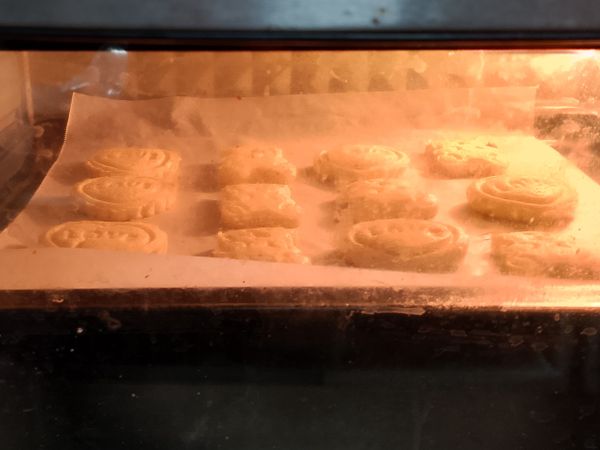 最後壓模和放入烤箱（180度 30分鐘）