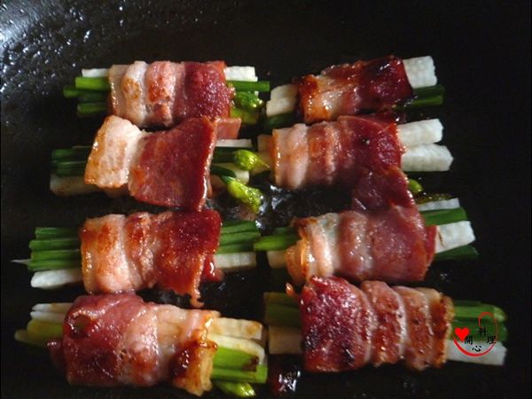 用中小火煎至表面微焦