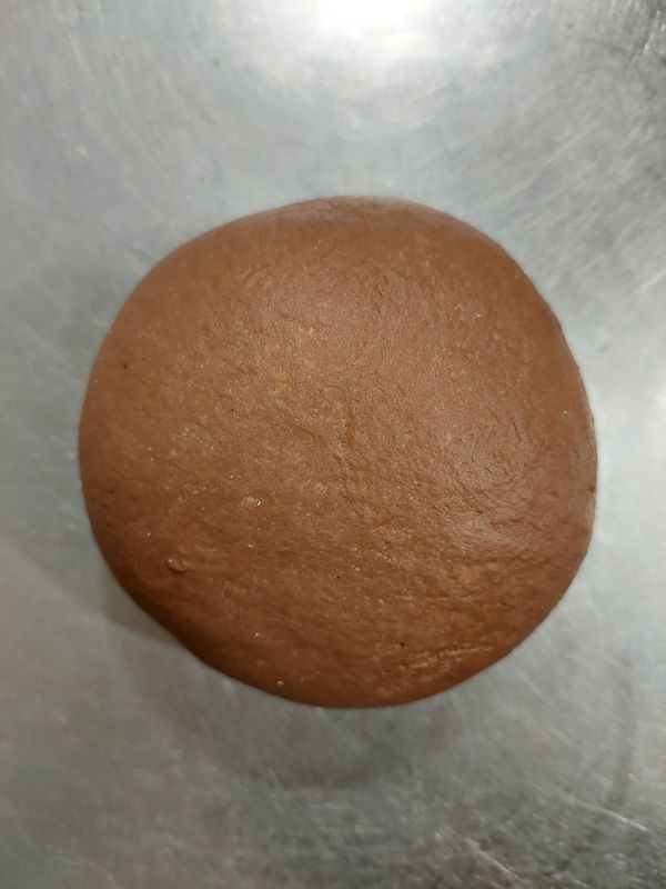 基礎發酵60分鐘，麵團膨脹至兩倍大