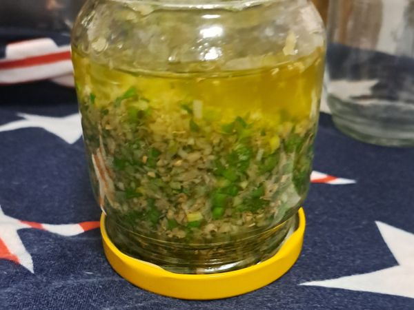 趁熱裝罐蓋緊倒放至涼即可，放涼後置冰箱保存