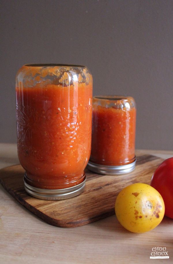 將罐子蓋上罐蓋鎖緊，動作要快。把整個罐子倒立過來放，不要動它，讓它完全放到冷卻之後在倒回原狀。