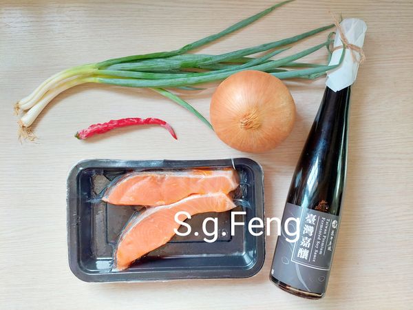 1.準備食材，清理與清洗之。