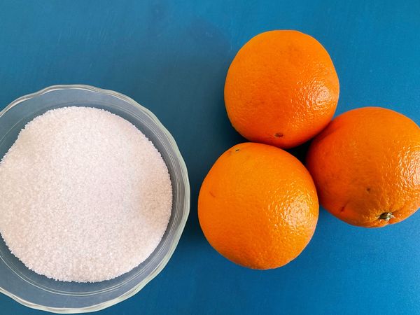 柳丁洗乾淨，兩頭去掉。