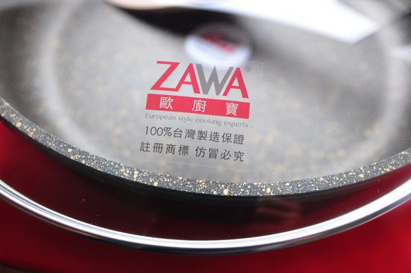 有了鈦讚好鍋，煎、煮、炒、炸、燉，幸福美味做一桌!