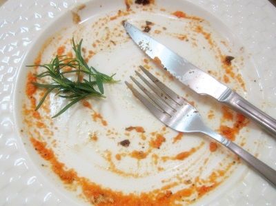 ◎營養專家研究，吃紅蘿蔔最好方法，是和有油脂的肉類一起燉煮或熱炒，因為它富含脂溶性的維生素；與直接生吃紅蘿蔔相比，吸收率可高出八倍以上！