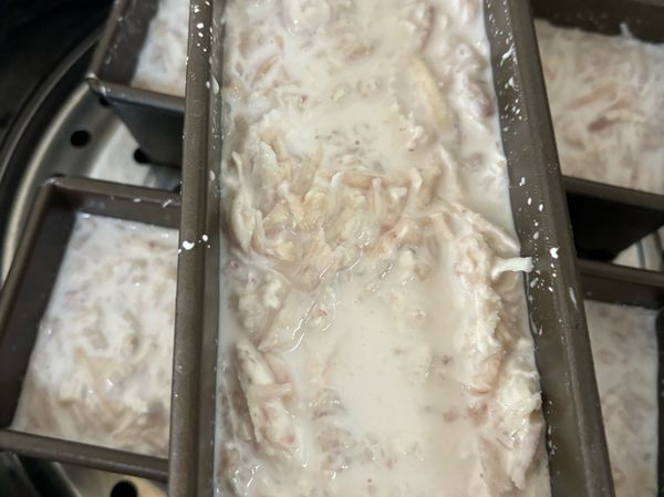 放入電鍋蒸熟
（外鍋兩杯半的水）