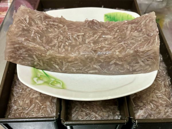 蒸熟放涼後就可以脫模
可直接切開食用吃原味的
也可煎至金黃酥脆加蒜蓉醬油
也可以煮湯或烤的ㄛ