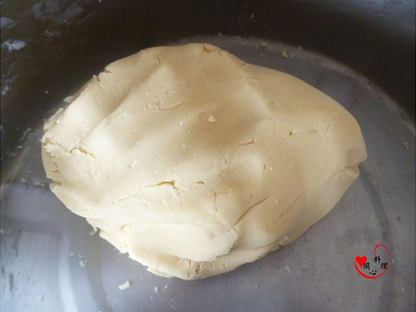 [油酥]材料同樣拌勻