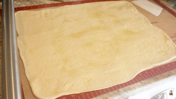 先抹一層油酥塗抹均勻