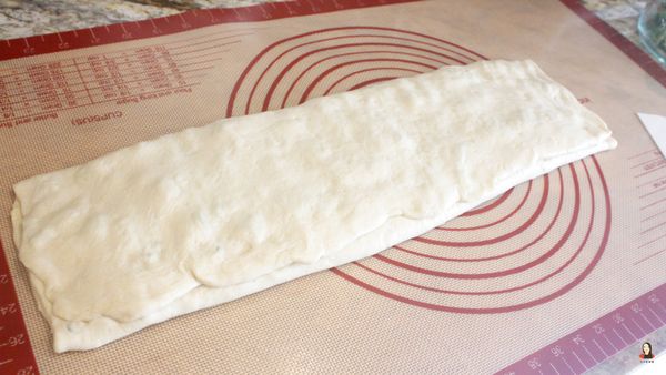 將麵皮從上方折下來