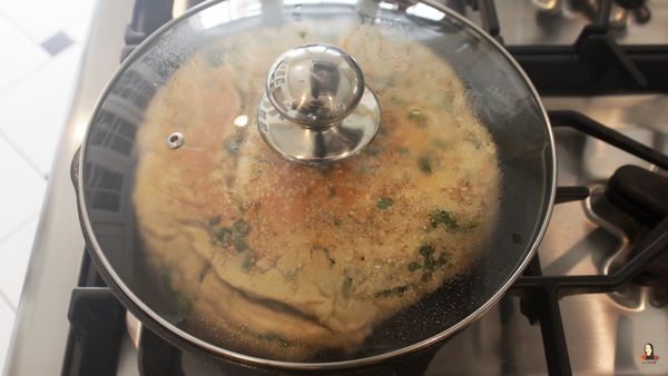 蓋鍋蓋再燜煎 5 分鐘