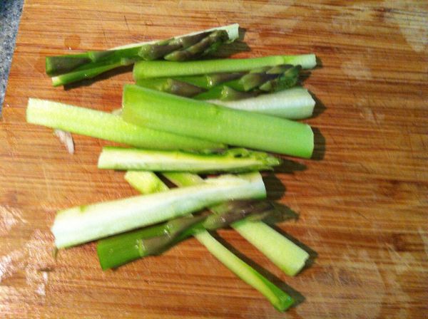 蘆筍切細段