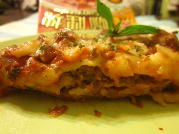 烤完後上面擠上美乃滋,灑上巴西里即可