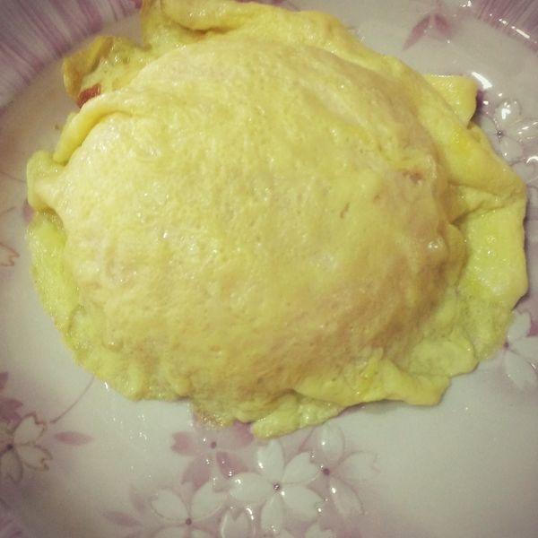 煎蛋皮，蓋在飯上