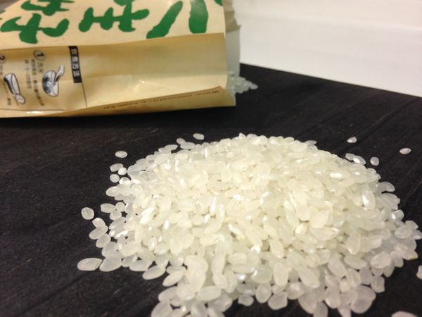 米粒結實飽滿，來自於崇尚自然耕種的花東製米。
