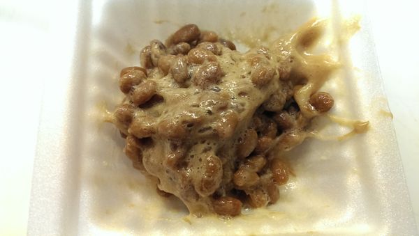 納豆攪拌後再放入柴魚醬油後包在飯裡,再包上海苔灑上青蔥,蛋煎成玉子燒即可,享受好米就是這麼簡單