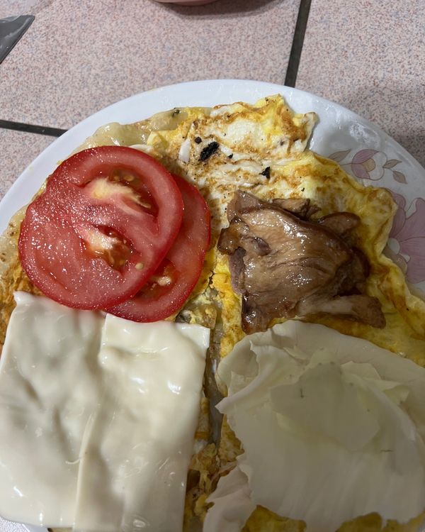 往中間切一刀，擺料