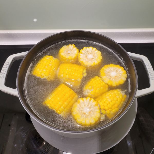 加入玉米，胡蘿蔔