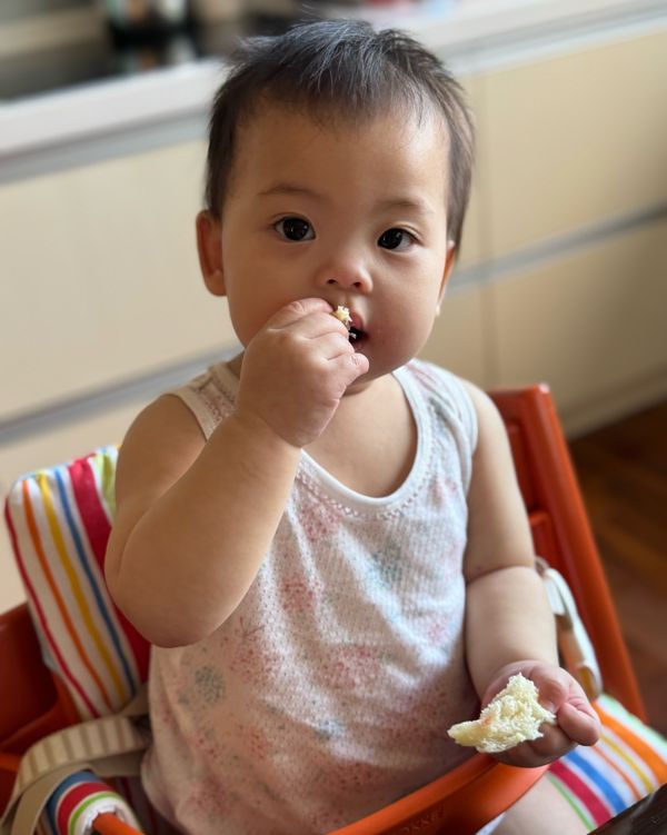 啊姆啊姆吃的津津有味