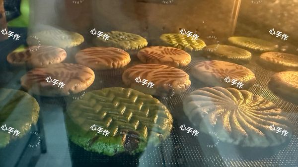 烤箱提前預熱160/160
中層烤15分鐘