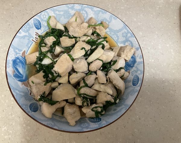 煮好後就可以盛盤好好享用美食囉！