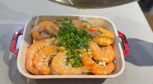 還能擺上蔥綠, 淋點熱油, 省略此步驟也沒有太大影響