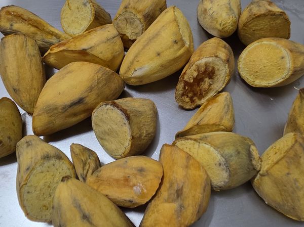 香香甜甜的烤紅薯簡直好吃極了。放入冷凍來吃，也很好吃。