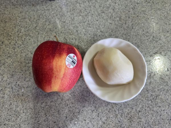 簡單食材，預先將馬鈴薯蒸熟