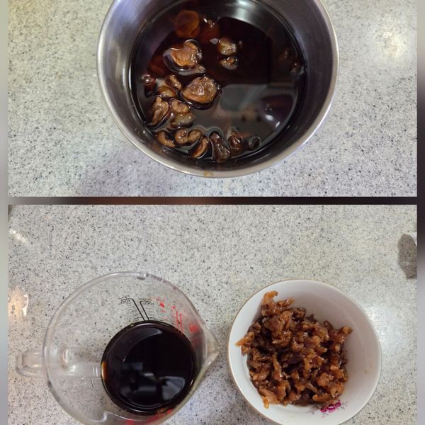 黑糖加水煮至黑糖融化熄火，放入桂圓乾浸泡，黑糖水放涼了，取出桂圓肉擠掉湯汁，剪成小碎狀，剩餘黑糖水約90ml